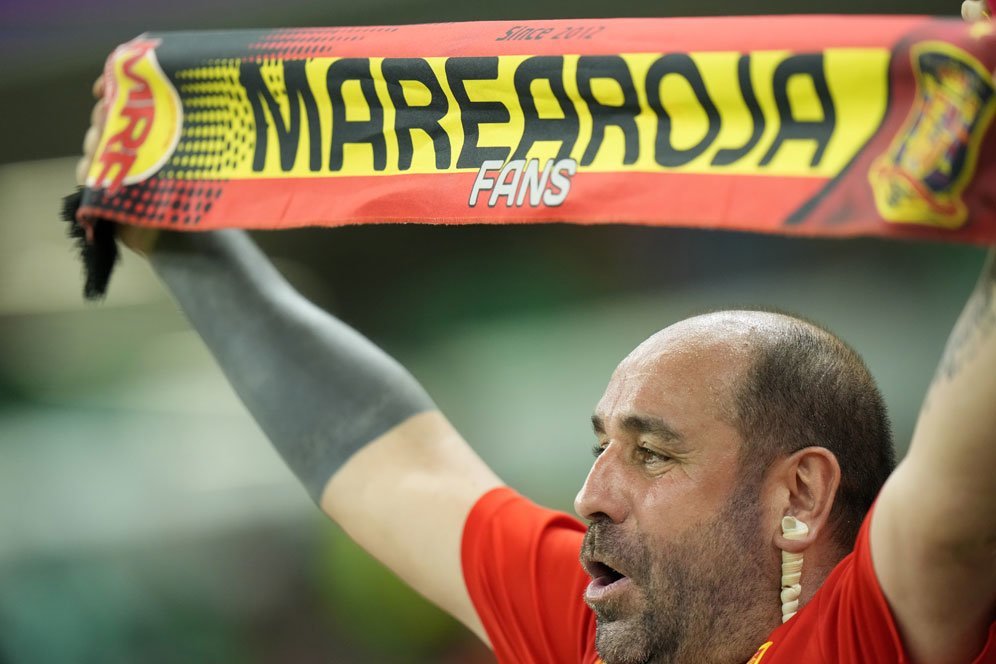Suporter Spanyol dalam laga kontra Kosta Rika di Piala Dunia 2022 Qatar pada Kamis (23/11/2022). (c) AP Photo/Alessandra Tarantino