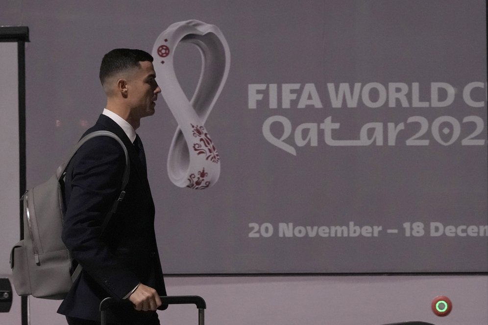 Cristiano Ronaldo tiba di Qatar untuk memainkan Piala Dunia 2022 (c) AP Photo/Hassan Ammar