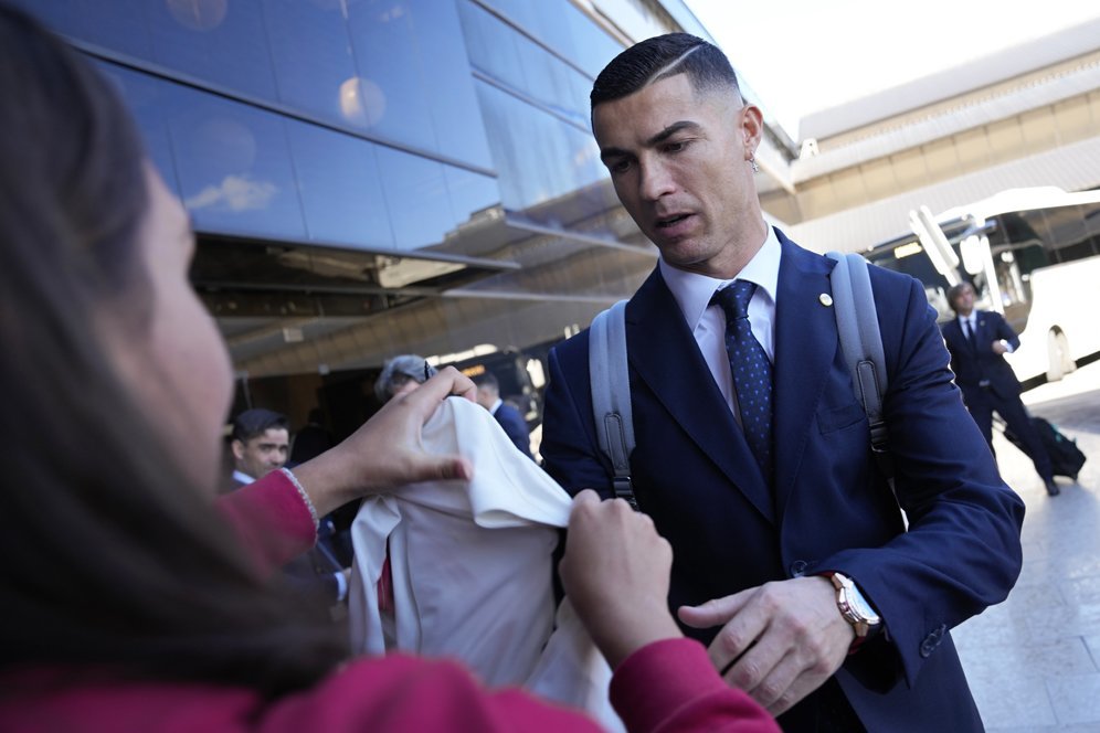 Cristiano Ronaldo tiba di Qatar untuk memainkan Piala Dunia 2022 (c) AP Photo/Armando Franca