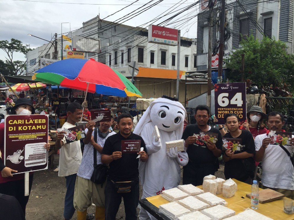 Laeeb menyapa warga di Pasar Anyar Bogor, Sabtu (19/11/2022) (c) SCM