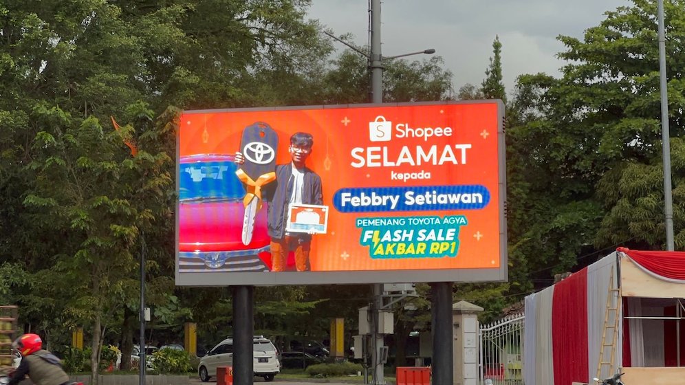 LED di Kecamatan Soreang dengan desain yang sama (c) LED di Kecamatan Soreang dengan desain yang sama