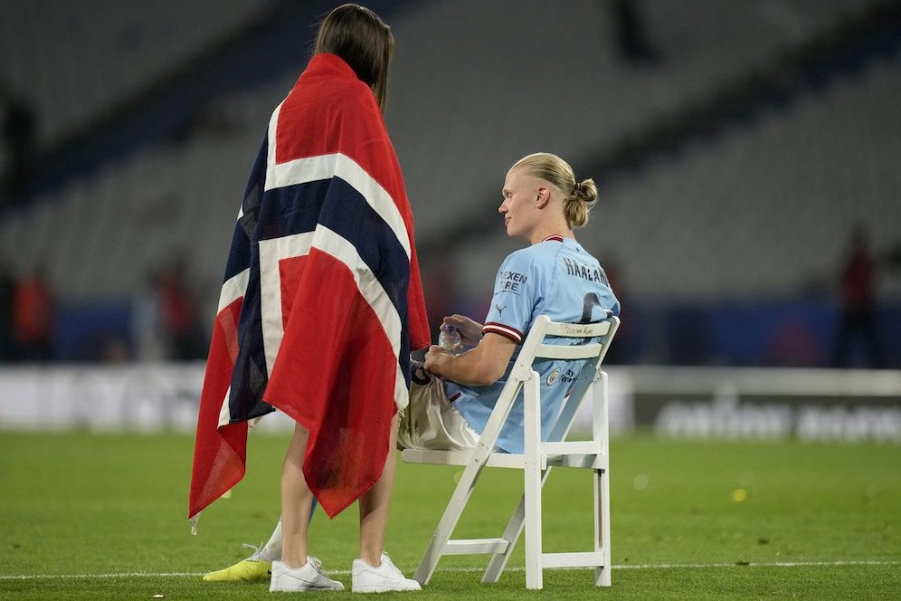 Erling Haaland dan Isabel Johansen (c) AP Photo/Francisco Seco