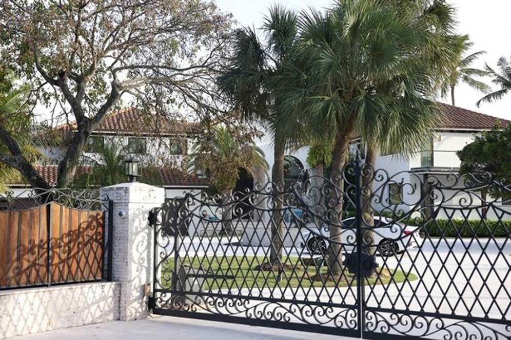 Mansion mewah di kawasan Venice of America, Miami, yang jadi incaran Lionel Messi. (c) MEGA / BACKGRID