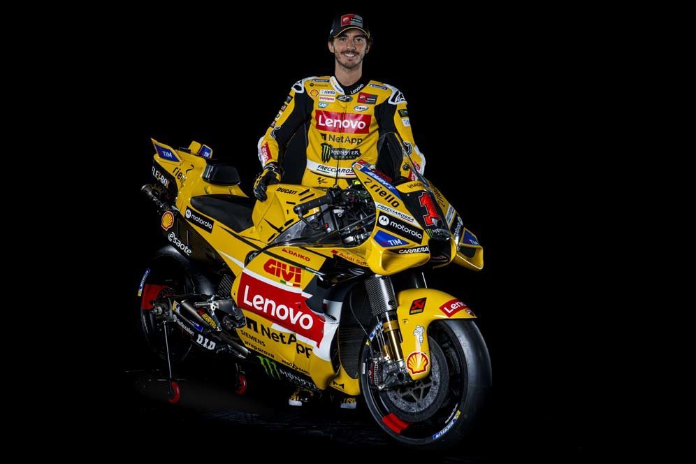 Pembalap Ducati Lenovo Team, Pecco Bagnaia, dengan corak Giallo Ducati di MotoGP San Marino 2023. (c) Ducati Corse