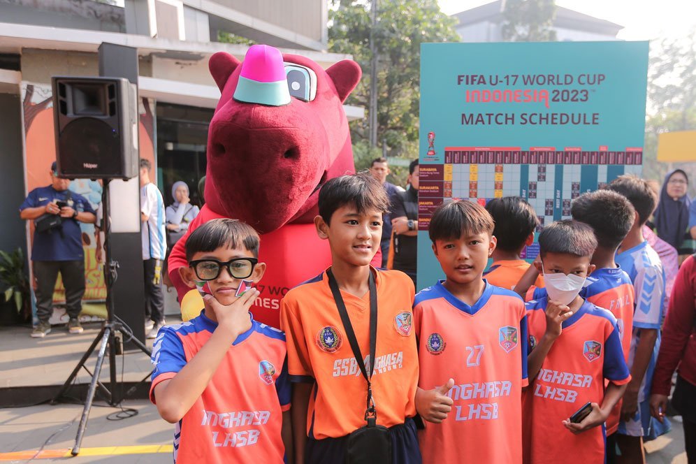 Keseruan acara Trophy Experience Piala Dunia U-17 2023 di Bandung (c) Bagaskara Lazuardi