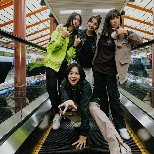 Koleksi Erigo x JKT48. (c) Instagram @erigostore
