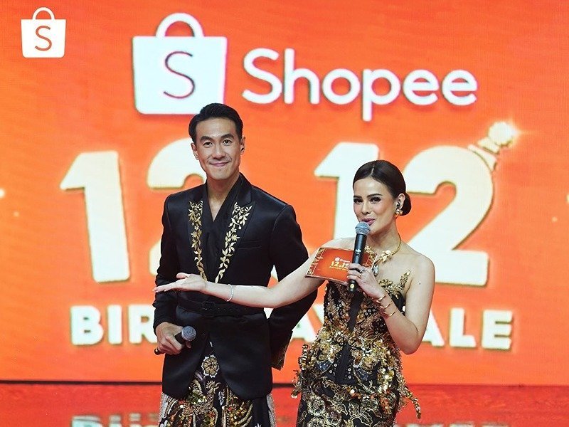 Daniel Mananta dan Astrid Tiar kembali menjadi pemandu TV Show Shopee 12.12 Birthday Sale. (c) TV Show Shopee 12.12 Birthday Sale