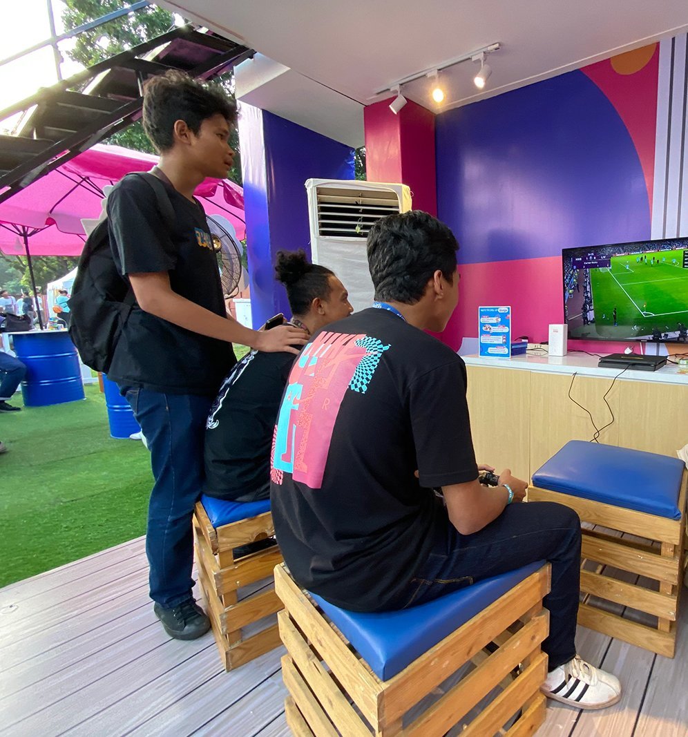 Potret Suasana #ChilldiKLYLounge KLBB Festival 2024. (c) kly