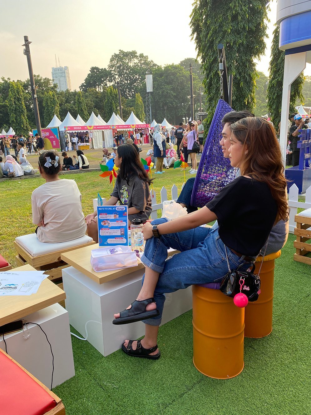 Potret Suasana #ChilldiKLYLounge KLBB Festival 2024. (c) kly
