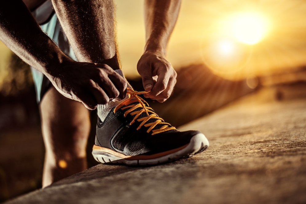 Ilustrasi sepatu olahraga. (c) Shutterstock