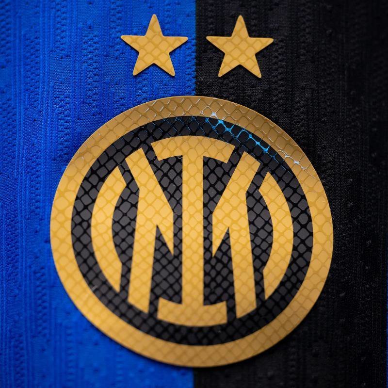 Logo di jersey kandang Inter Milan 2024/2025. (c) FC Inter Milan