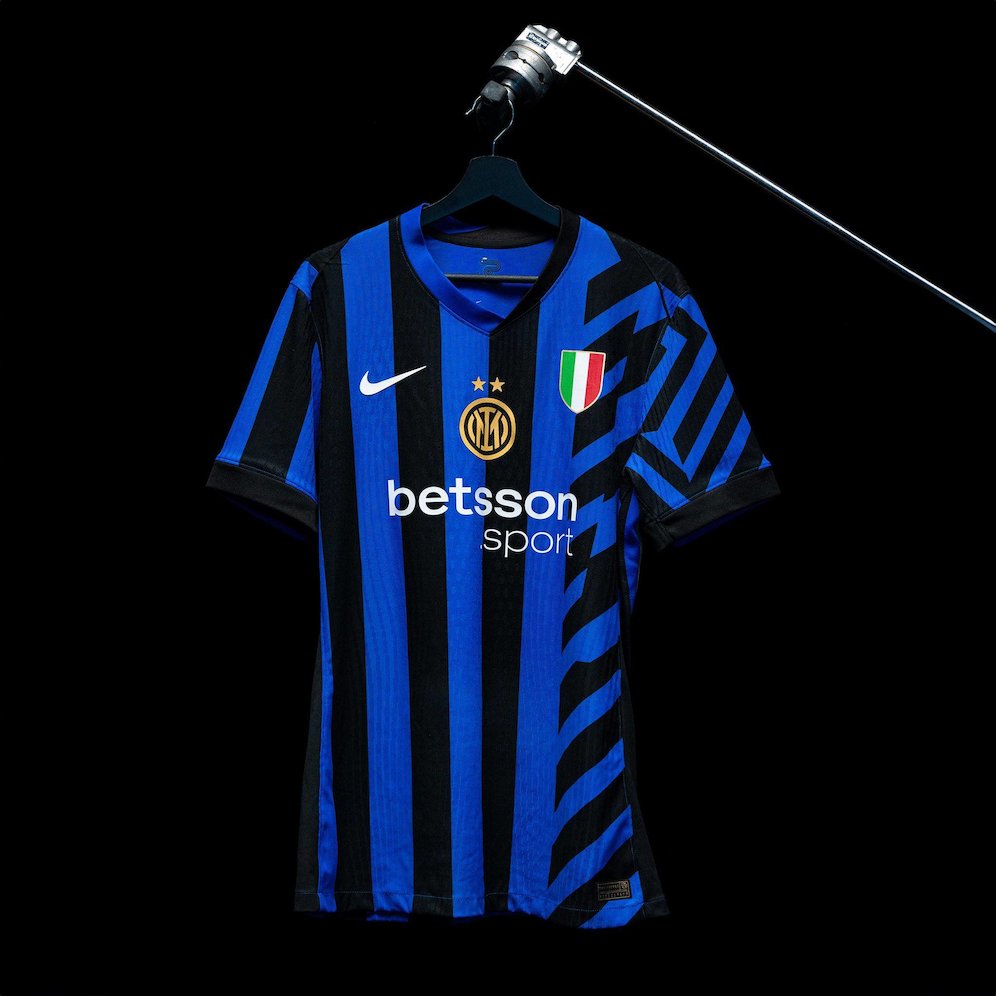 Jersey kandang Inter Milan 2024/2025. (c) FC Inter Milan