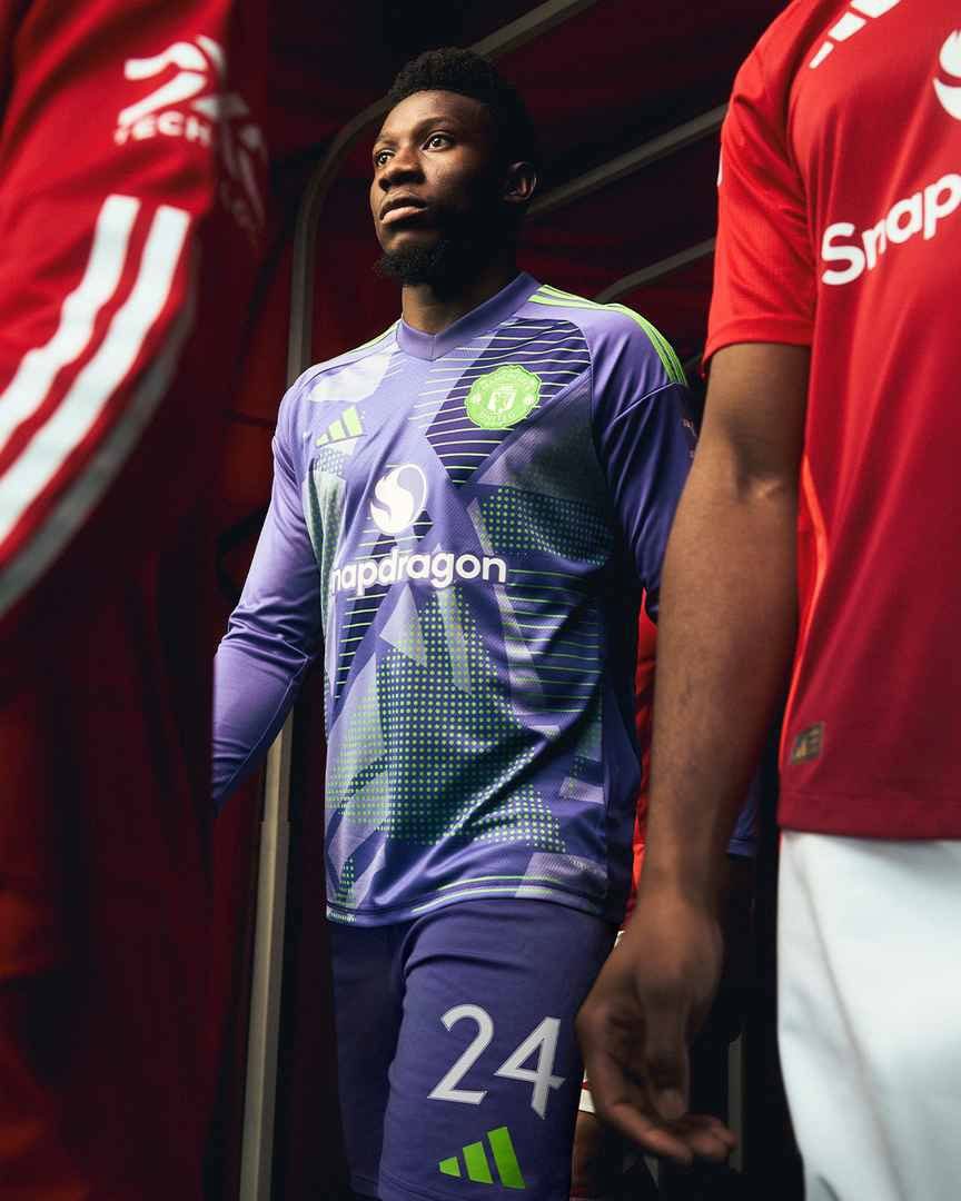 Jersey kiper Manchester United 2024/2025 (c) Ofisial Manchester United