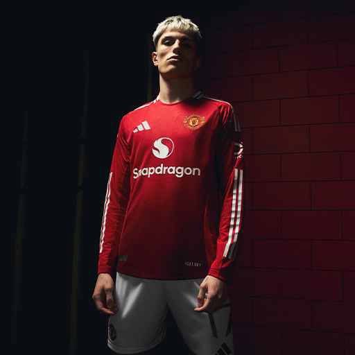 Jersey kandang Manchester United 2024/2025 (c) Ofisial Manchester United