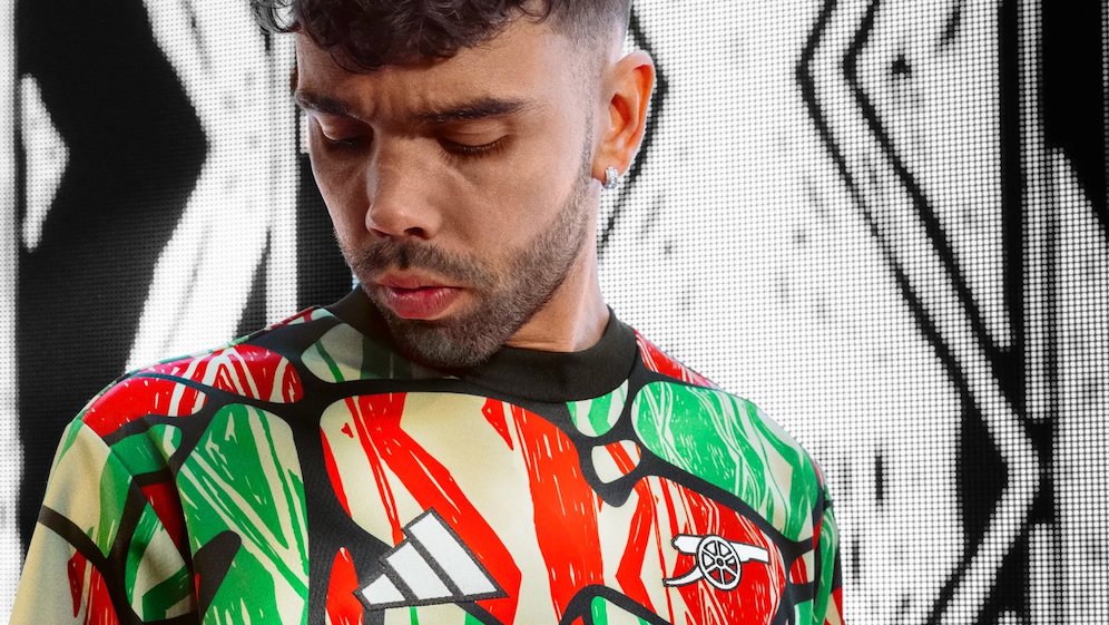 David Raya dengan jersey tandang Arsenal 2024/2025 (c) Arsenal