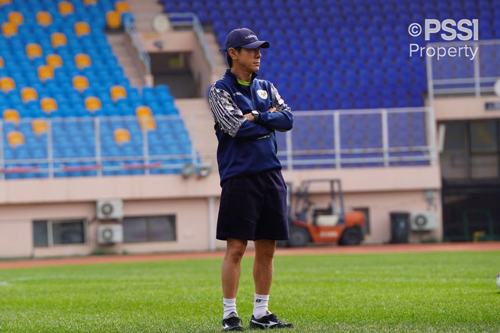 Shin Tae-yong ketika memimpin sesi latihan Timnas Indonesia (c) PSSI