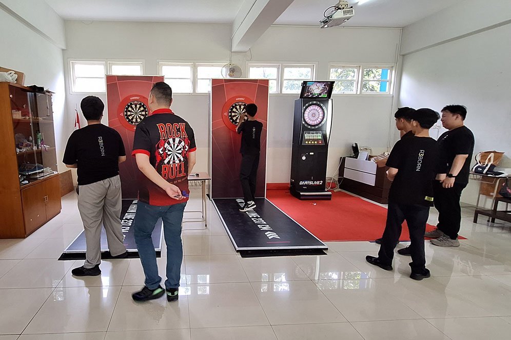 Keseruan acara Darts Coaching Clinic 3 Fex Edufair BPK Penabur Bandung (c) Istimewa