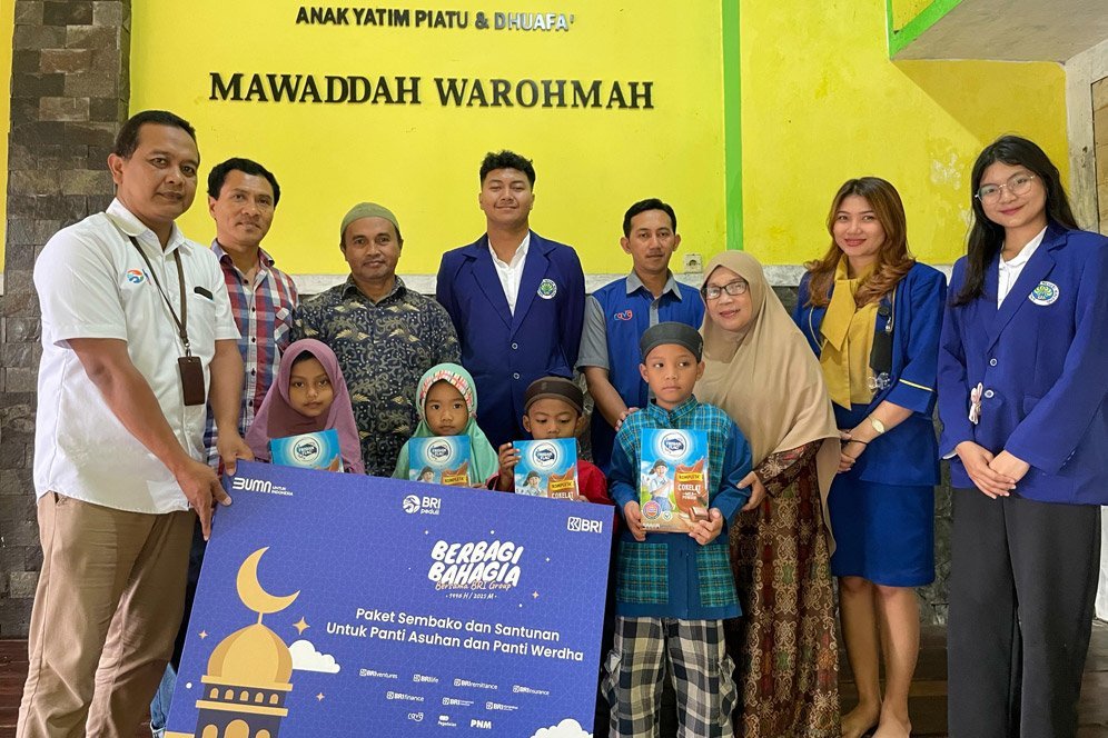 BRI Regional Office Malang Berbagi Sembako ke Panti Asuhan dan Panti Werdha. (c) dok.BRI Malang