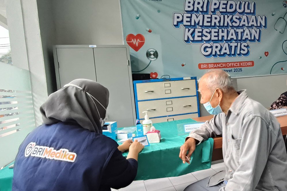 BRI Peduli Pemeriksaan Gratis juga dilakukan di BRI Branch Office Kediri. (c) dok.BRI