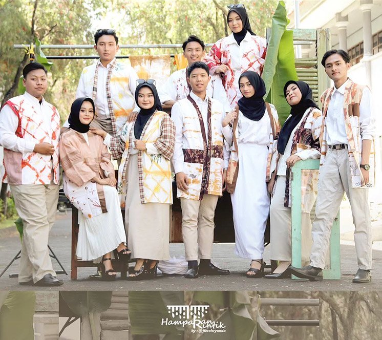 Hamparan Rintik menjad brand fashion lokal Malang yang terus berkembang. (c) dok.instagram/hamparanrintik