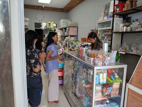 Suasana di Agen BRILink Dilly AA Print (c) Asad Arifin