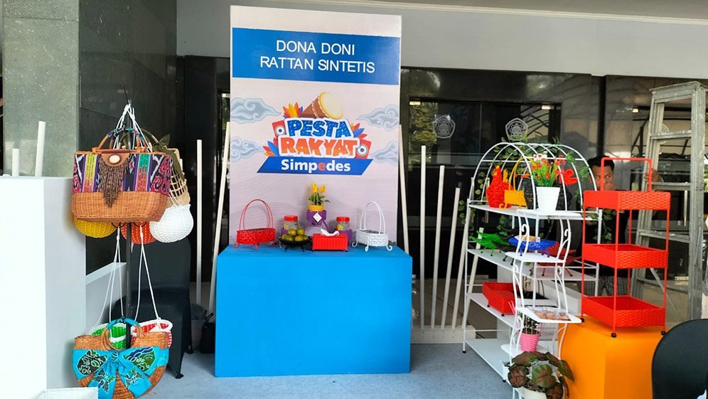 CV Dona Doni Rattan Gallery, kini menjadi industri rotan asal Malang yang diperhitungkan di Indonesia. (c) Donadoni untuk Bola.net