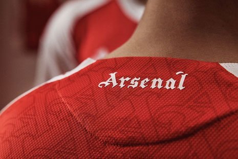 Jersey Arsenal musim 2025/2026 (c) Ofisial Arsenal (www.arsenal.com)