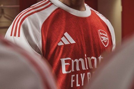 Jersey Arsenal musim 2025/2026 (c) Ofisial Arsenal (www.arsenal.com)
