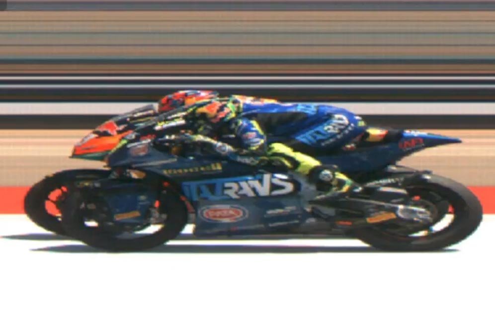 Photo finish Deniz Oncu dan Diogo Moreira di Moto2 Aragon 2025. (c) Dorna Sports/MotoGP