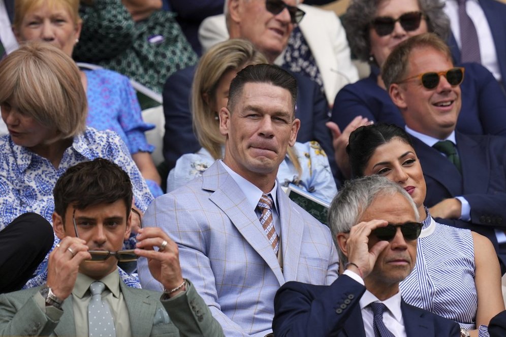 John Cena duduk di Royal Box di Centre Court Wimbledon Tennis Championships 2025. (c) AP Photo/Kirsty Wigglesworth