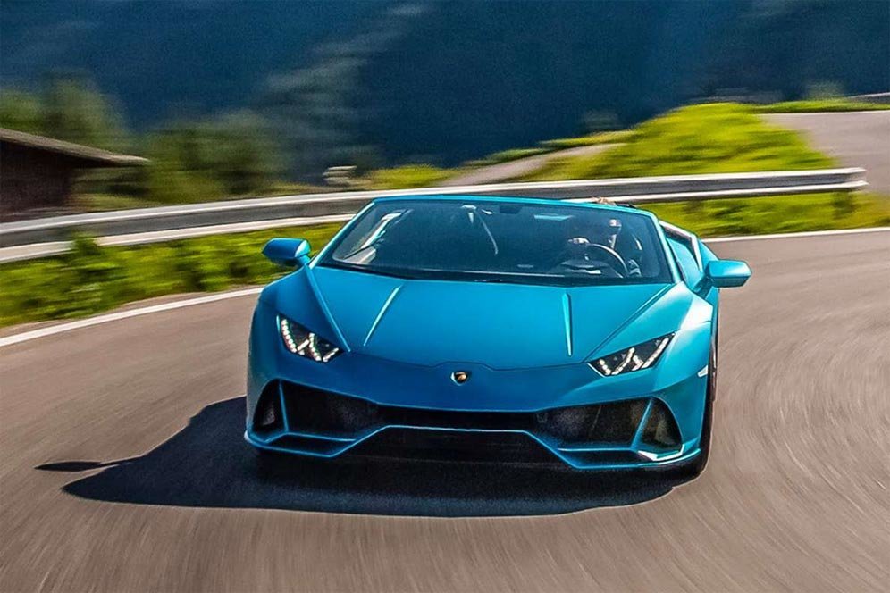 Lamborghini Huracan varian EVO Spyder. (c) Lamborghini