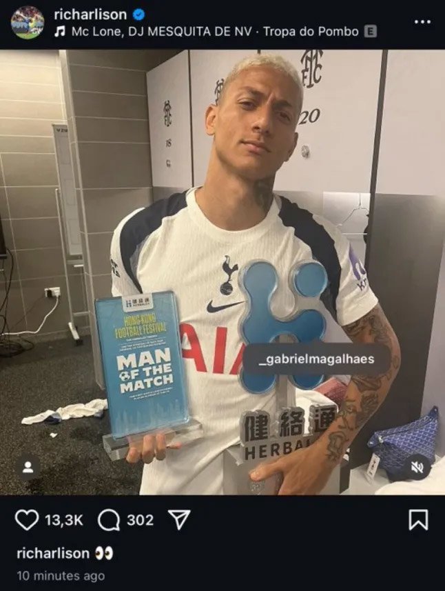 Unggahan di akun instagram Richarlison dengan menandai bek Arsenal, Gabriel Magalhaes. (c) instagram.com/richarlison