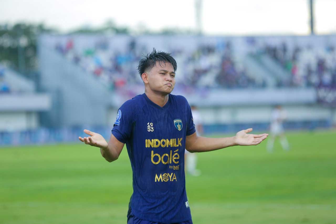Selebrasi gol Hokky Caraka pada laga Persita Tangerang vs Persik Kediri pada pekan ke-15 BRI Super League 2025/2026 (c) Muhammad Iqbal Ichsan
