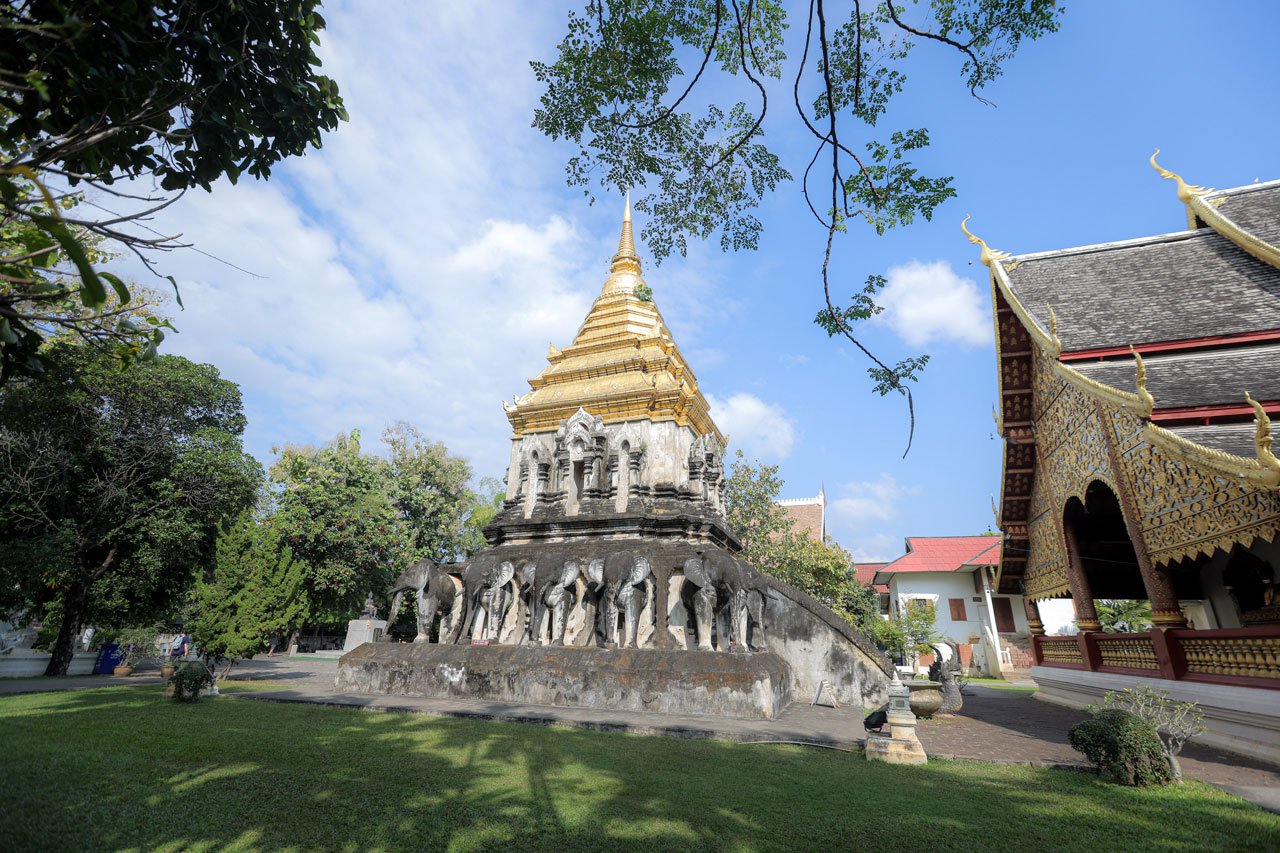 Keindahan kuil tertua di Chiang Mai, Thailand yaitu Wat Chiang Man (c) Bagaskara Lazaudri
