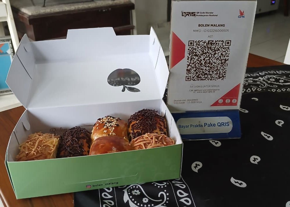 Produk Fairuziba Bolen Malang bisa dibeli dengan metode QRIS BRI (c) Asad Arifin