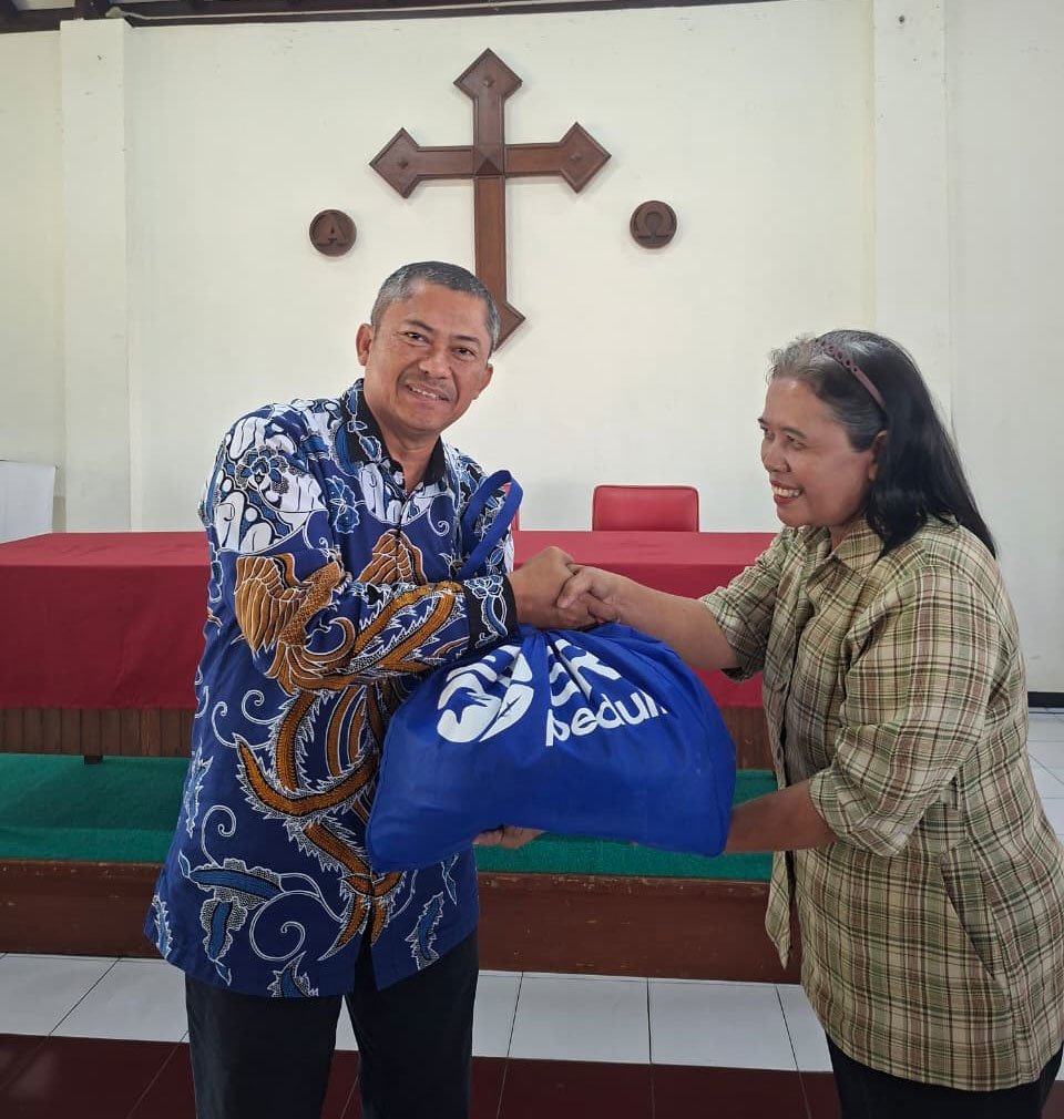 Persekutuan Keluarga Kristiani (PKK) BRI Region 13 Malang kembali menggelar program BRI Berbagi Kasih Balai Wiyata GKJW (c) Dok. BRI RO Malang
