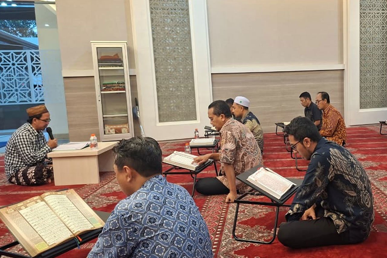 Selama lebih dari satu dekade, pengajian rutin di Masjid Baiturrahman BRI Region 13 Malang terus digelar (c) BRI RO 13 Malang