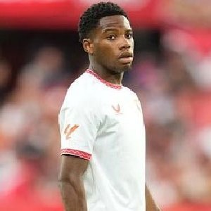Stanis Idumbo Muzambo