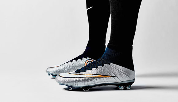 Detail CR7 Silverware