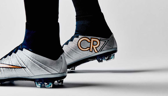 Detail CR7 Silverware