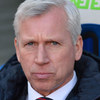 Pardew: MU Bisa Dikalahkan