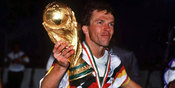 Euro 1980: Debut Gelandang Terbaik Jerman Sepanjang Masa Euro 1980: Debut Gelandang Terbaik Jerman Sepanjang Masa