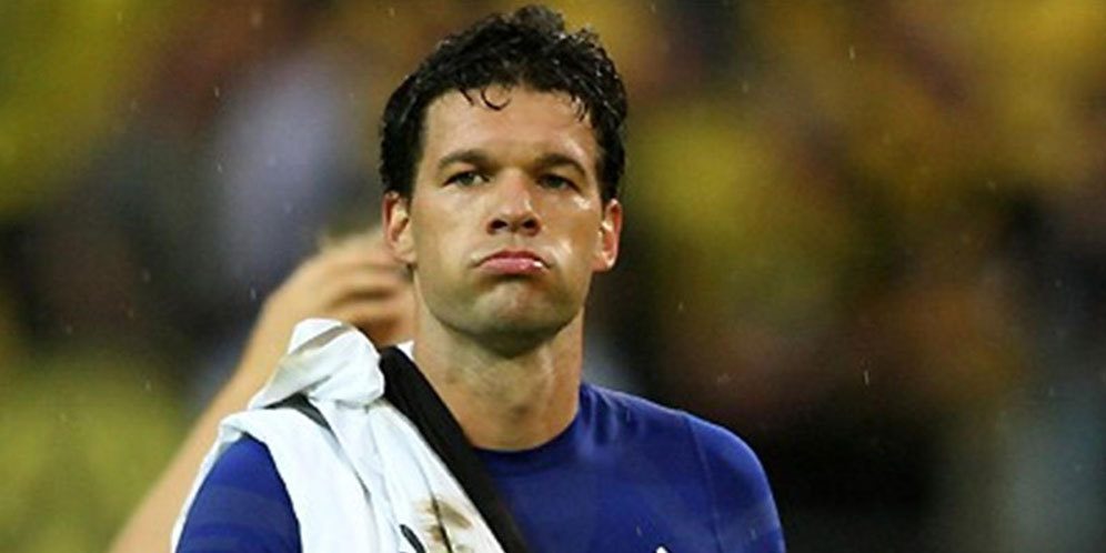 Ballack Percaya PSG Akan Singkirkan Chelsea