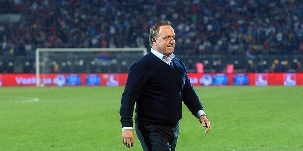 Kalahkan MU, Advocaat Lempar Pujian Untuk Pemain Fenerbahce