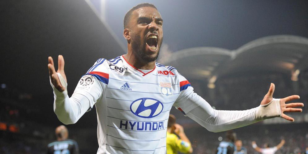 Lyon Bertekad Halangi Lacazette ke Arsenal