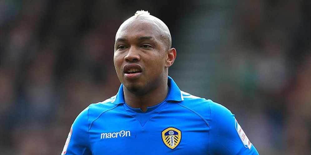 El Hadji Diouf Sebut Carragher Pecundang