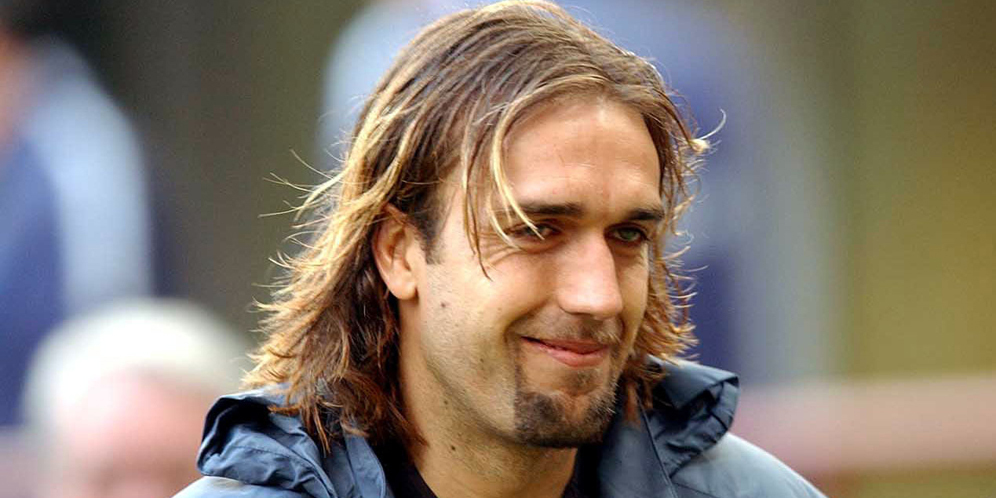 Video: Kembali Merumput, Batistuta Cetak Hattrick