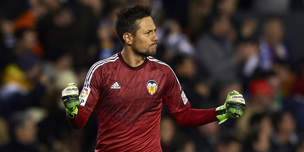 Diego Alves Akui Dihubungi Barcelona