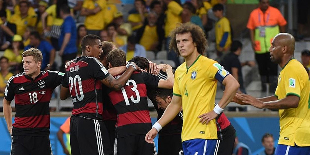 Jerman Bantai Brasil 7-1, Ozil Minta Maaf Pada David Luiz