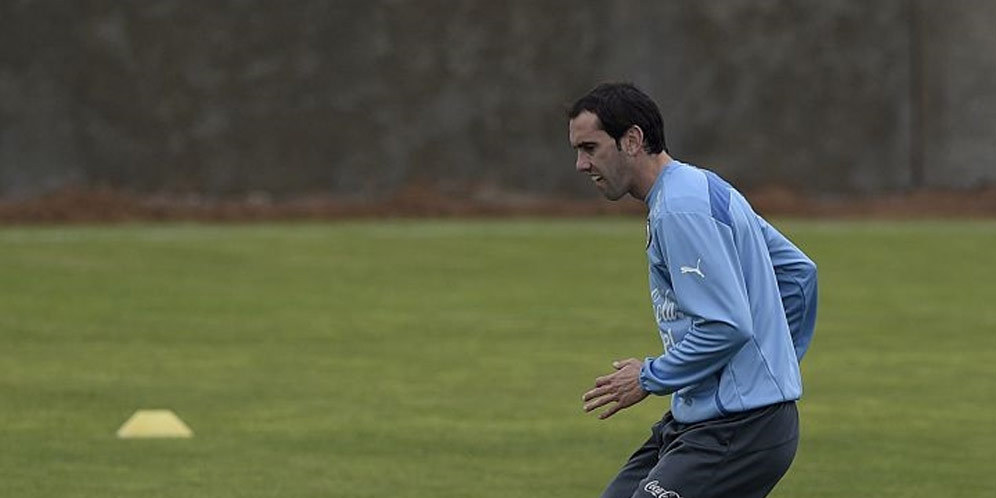 Varela: Godin Beri Karakter Pada Lini Pertahanan Uruguay